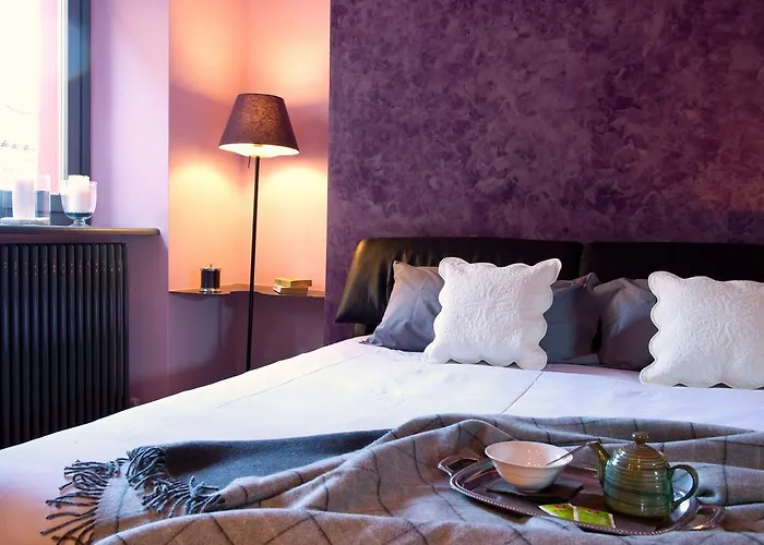 Casa Rossa - Bymyhomeincomo בית נופש צ'רנוביו