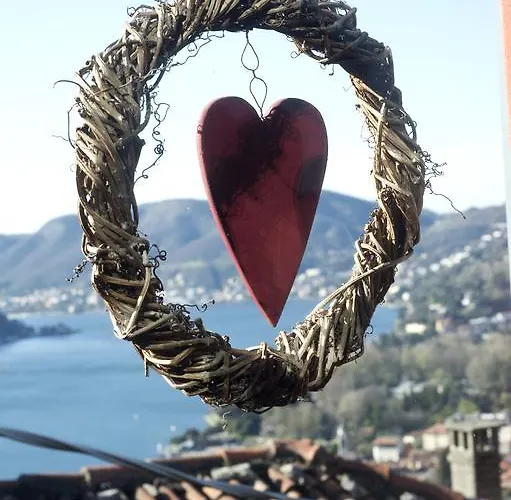 Casa Rossa - Bymyhomeincomo בית נופש