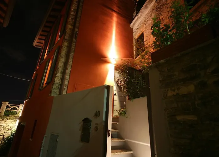 Casa Rossa - Bymyhomeincomo Черноббио