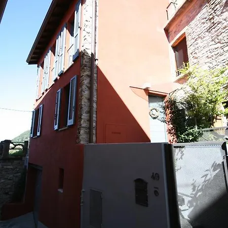 Casa Rossa - Bymyhomeincomo بيت للعطل تْشيرنوبيو