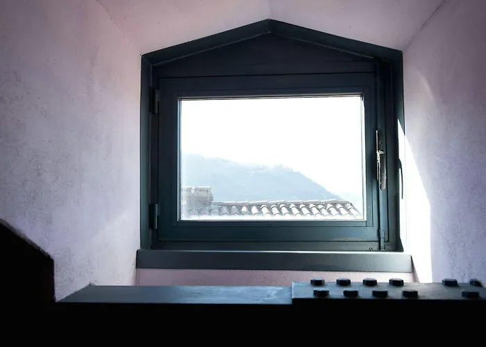 Casa Rossa - Bymyhomeincomo Casa de Férias Cernobbio